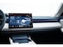 Lynk & Co 08 345PK More | Matte Aluminium Wrap | 200km Hybride | Stoelmassage, Verwarming en Ventilatie | Panoramadak | Matrix LED | Harman Kardon | 360° Camera | Getint glas | Bestuurdersstoel met geheugen | Sfeerverlichting | Apple Carplay, Dodehoekassistent | Adaptive Cruise Contol