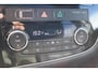 Mitsubishi Outlander 2.0 PHEV Instyle | Stoelverwarming | Trekhaak | Camera | All Season |