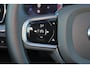 Volvo V60 T6 Recharge AWD Plus Dark - IntelliSafe Assist & Surround - 360º Camera - Harman/Kardon audio - Adaptieve LED koplampen - Verwarmde voorstoelen, stuur & achterbank - Parkeersensoren voor & achter - Elektr. bedienb. voorstoelen met geheugen - Extra getint glas - Elektr. inklapbare trekhaak - 18' LMV