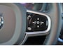 Volvo V60 T6 Recharge AWD Plus Dark - IntelliSafe Assist & Surround - 360º Camera - Harman/Kardon audio - Adaptieve LED koplampen - Verwarmde voorstoelen, stuur & achterbank - Parkeersensoren voor & achter - Elektr. bedienb. voorstoelen met geheugen - Extra getint glas - Elektr. inklapbare trekhaak - 18' LMV