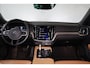 Volvo V60 T8 Recharge AWD Inscription - Panorama/schuifdak - IntelliSafe Assist & Surround - 360º Camera - Verwarmde voorstoelen - Parkeersensoren achter - Head up display - Draadloze tel. lader - Extra getint glas - 18' LMV