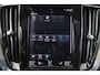 Volvo V60 T8 Recharge AWD Inscription - Panorama/schuifdak - IntelliSafe Assist & Surround - 360º Camera - Verwarmde voorstoelen - Parkeersensoren achter - Head up display - Draadloze tel. lader - Extra getint glas - 18' LMV
