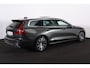 Volvo V60 T8 Recharge AWD Inscription - Panorama/schuifdak - IntelliSafe Assist & Surround - 360º Camera - Verwarmde voorstoelen - Parkeersensoren achter - Head up display - Draadloze tel. lader - Extra getint glas - 18' LMV