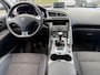Peugeot 3008 1.2 PureTech Allure van 2de Eig met panoramadak en trekhaal en navigatie en bluetooth telefoon / media