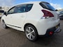 Peugeot 3008 1.2 PureTech Allure van 2de Eig met panoramadak en trekhaal en navigatie en bluetooth telefoon / media