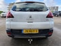 Peugeot 3008 1.2 PureTech Allure van 2de Eig met panoramadak en trekhaal en navigatie en bluetooth telefoon / media