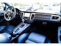 Porsche Macan 2.0 | Suede stuurwiel | Pano | Stuurwiel verwarming | Bose | Luchtvering | Dealer onderhouden |