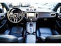 Porsche Macan 2.0 | Suede stuurwiel | Pano | Stuurwiel verwarming | Bose | Luchtvering | Dealer onderhouden |