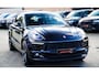 Porsche Macan 2.0 | Suede stuurwiel | Pano | Stuurwiel verwarming | Bose | Luchtvering | Dealer onderhouden |
