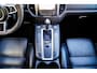 Porsche Macan 2.0 | Suede stuurwiel | Pano | Stuurwiel verwarming | Bose | Luchtvering | Dealer onderhouden |