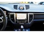 Porsche Macan 2.0 | Suede stuurwiel | Pano | Stuurwiel verwarming | Bose | Luchtvering | Dealer onderhouden |