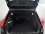 Volvo XC40 B4 Plus Dark | Parkeercamera | Stoel- en Stuurverwarming | Harman Kardon | Trekhaak