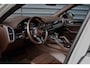 Porsche Cayenne Coupé 3.0 E-Hybrid 462pk SportDesign | Pano | 22'' Wielen | ACC | Softclose | Bose | Stoelventilatie | Head-Up | 360 Camera |