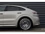 Porsche Cayenne Coupé 3.0 E-Hybrid 462pk SportDesign | Pano | 22'' Wielen | ACC | Softclose | Bose | Stoelventilatie | Head-Up | 360 Camera |