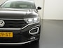 Volkswagen T-Roc 1.5 TSI Sport DSG | Panoramadak | Trekhaak | Adaptieve Cruise | Elek. Achterklep | Zondag Open!