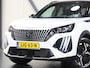 Peugeot 2008 1.2 130PK GT | 1ste eigenaar | AppleCarplay/Android Auto | Alcantara/LEER | 17"LMV | Camera | AUTOMAAT | Keyless | Adaptive Cruise Control | Climate Control | Camera | FULL LED | Two-Tone | Sfeerverlichting | Isofix | Privacy Glass |