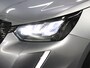 Peugeot 2008 1.2 130PK Active Pack | AUTOMAAT | AppleCarPlay/AndroidAuto | Armsteun | Climate Control | Cruise Control | FULL LED | LMV | Parkeersensoren | Isofix | Afneembare Trekhaak |