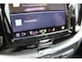 Volvo XC60 T6 350PK Plug-in hybrid AWD Plus Dark | Adaptieve Cruise Control met Pilot Assist | Elektrisch bedienbaar panoramisch schuif-/kanteldak | Premium audio by Harman Kardon | Elektrische voorstoelen met geheugen | Verwarmbare voorstoelen + stuurwiel