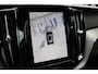 Volvo XC60 T6 350PK Plug-in hybrid AWD Plus Dark | Adaptieve Cruise Control met Pilot Assist | Elektrisch bedienbaar panoramisch schuif-/kanteldak | Premium audio by Harman Kardon | Elektrische voorstoelen met geheugen | Verwarmbare voorstoelen + stuurwiel