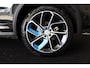 Lynk & Co 01 - Automaat - Panorama/schuifdak - Adaptieve Cruise control met stuurovername - Infinity Audio by Harman/Kardon - BLIS - Stoelverwarming voor - Adaptieve LED koplampen - Geïntegreerde dashcam voor - Elektr. bedienb. achterklep - Draadloze Apple Carplay & Android Auto - Keyless Entry & drive - 20' LMV