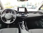 Toyota C-HR 1.8 HYBRID DYNAMIC NAVI KEYLESS 18'' LM-VELGEN PARK-SENSOREN CAMERA APPLE/ANDROID CLIMA BLIND SPOT NL-AUTO 1E-EIG