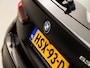 BMW 5-Serie Touring 530e Sportline 293Pk Automaat (APPLE CARPLAY, GROOT NAVI, DEALER ONDERHOUDEN, CAMERA, SFEERVERLICHTING, LEDER, SPORTSTOELEN, ADAPTIVE CRUISE, TREKHAAK ELEKTRISCH, NIEUWSTAAT)