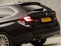 BMW 5-Serie Touring 530e Sportline 293Pk Automaat (APPLE CARPLAY, GROOT NAVI, DEALER ONDERHOUDEN, CAMERA, SFEERVERLICHTING, LEDER, SPORTSTOELEN, ADAPTIVE CRUISE, TREKHAAK ELEKTRISCH, NIEUWSTAAT)