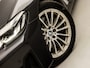 BMW 5-Serie Touring 530e Sportline 293Pk Automaat (APPLE CARPLAY, GROOT NAVI, DEALER ONDERHOUDEN, CAMERA, SFEERVERLICHTING, LEDER, SPORTSTOELEN, ADAPTIVE CRUISE, TREKHAAK ELEKTRISCH, NIEUWSTAAT)