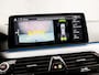 BMW 5-Serie Touring 530e Sportline 293Pk Automaat (APPLE CARPLAY, GROOT NAVI, DEALER ONDERHOUDEN, CAMERA, SFEERVERLICHTING, LEDER, SPORTSTOELEN, ADAPTIVE CRUISE, TREKHAAK ELEKTRISCH, NIEUWSTAAT)