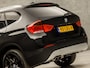 BMW X1 xDrive28i Executive Sport 259Pk Automaat (YOUNGTIMER, 6 CILINDER, NAVIGATIE, CLIMATE, LEDEREN SPORTSTOELEN, ZWART HEMEL, BLUETOOTH, GETINT GLAS, PARKEERSENSOREN, CRUISE, NIEUWSTAAT)