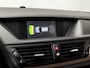 BMW X1 xDrive28i Executive Sport 259Pk Automaat (YOUNGTIMER, 6 CILINDER, NAVIGATIE, CLIMATE, LEDEREN SPORTSTOELEN, ZWART HEMEL, BLUETOOTH, GETINT GLAS, PARKEERSENSOREN, CRUISE, NIEUWSTAAT)