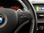 BMW X1 xDrive28i Executive Sport 259Pk Automaat (YOUNGTIMER, 6 CILINDER, NAVIGATIE, CLIMATE, LEDEREN SPORTSTOELEN, ZWART HEMEL, BLUETOOTH, GETINT GLAS, PARKEERSENSOREN, CRUISE, NIEUWSTAAT)
