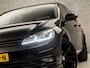 Volkswagen Golf 1.0 TSI Sportline (APPLE CARPLAY, BLACK EDITION, CLIMATE, LED KOPLAMPEN, STOELVERWARMING, DYNAMISCHE KNIPPERLICHTEN, CAMERA, SPORTSTOELEN, ADAPTIVE CRUISE, GETINT GLAS, NIEUWSTAAT)