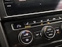 Volkswagen Golf 1.0 TSI Sportline (APPLE CARPLAY, BLACK EDITION, CLIMATE, LED KOPLAMPEN, STOELVERWARMING, DYNAMISCHE KNIPPERLICHTEN, CAMERA, SPORTSTOELEN, ADAPTIVE CRUISE, GETINT GLAS, NIEUWSTAAT)