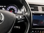 Volkswagen Golf 1.0 TSI Sportline (APPLE CARPLAY, BLACK EDITION, CLIMATE, LED KOPLAMPEN, STOELVERWARMING, DYNAMISCHE KNIPPERLICHTEN, CAMERA, SPORTSTOELEN, ADAPTIVE CRUISE, GETINT GLAS, NIEUWSTAAT)