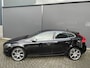 Volvo V40 2.0 D2 R-Design Business Climate control - Cruise control - Park.sensoren achter - Navigatie - Lederen bekleding - Verwarmde voorstoelen - R-design exterieur - Multimedia voorbereiding