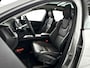 Volvo XC60 T6 Aut. Plug-in hybrid AWD Plus Dark | Panoramadak | 360° camera | Stoel- en stuurverwarming | Trekhaak