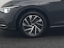 Volkswagen Golf 1.4 eHybrid Style Plug In Hybrid 204pk Dealer O.H PHEV | Adaptive Cruise | Sportstoelen Massage & Memory | IQ Light | Sfeerverlichting | Apple Carplay | Stoelen & Stuur Verwarmd | Virtual | Navigatie | DAB |