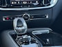 Volvo V60 2.0 T8 Plug-in hybrid AWD Plus Dark | POLESTAR ENGINEERD! | Exterior Styling Kit | Panorama Schuifdak | Harman/Kardon | Sportstoelen | Google | Stuur + Stoelverwarming |