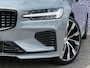 Volvo V60 2.0 T8 Plug-in hybrid AWD Plus Dark | POLESTAR ENGINEERD! | Exterior Styling Kit | Panorama Schuifdak | Harman/Kardon | Sportstoelen | Google | Stuur + Stoelverwarming |