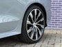 Volvo V60 2.0 T8 Plug-in hybrid AWD Plus Dark | POLESTAR ENGINEERD! | Exterior Styling Kit | Panorama Schuifdak | Harman/Kardon | Sportstoelen | Google | Stuur + Stoelverwarming |