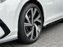 Volkswagen Golf 1.5 eTSI R-Line | ACC | Climate | Navi | Carplay |Sfeerverl. | €19.950,- Incl. BTW