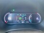 Kia e-Soul ExecutiveLine 64 kWh | Head up display | Adaptive cruise control | Parkeersensoren v + a | Navigatie | Climate control