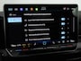 Volkswagen Golf R-Line 1.5 eTSI 150 PK DSG | Trekhaak | Panoramadak | Achteruitrijcamera | Navigatie Via Smartphone | Stoel & Stuurwielverwarming |