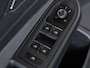 Volkswagen Golf R-Line 1.5 eTSI 150 PK DSG | Trekhaak | Panoramadak | Achteruitrijcamera | Navigatie Via Smartphone | Stoel & Stuurwielverwarming |