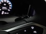 Volkswagen Golf R-Line 1.5 eTSI 150 PK DSG | Trekhaak | Panoramadak | Achteruitrijcamera | Navigatie Via Smartphone | Stoel & Stuurwielverwarming |
