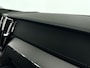 Volvo XC60 T6 Aut. Plug-in hybrid AWD Ultra Dark | Panoramadak | 360° camera | Harman Kardon | Stoel- en Stuurverwarming | Trekhaak