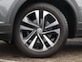 Volkswagen T-Roc 1.5 TSI Style | Trekhaak | Panoramadak | Stoelverwarming | Navigatie | Adaptive Cruise | Parkeersensoren |