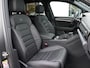 Volkswagen Touareg 3.0 TSi eHybrid 4MOTION R | Luchtvering | Panoramadak | Matrix LED | Achteruitrijcamera | Stoel- en stuurverwarming |