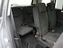 Volkswagen Touran 7 pers. 1.5 TSI 150 pk DSG Highline | 7-persoons | Panoramadak | Trekhaak | Stoelverwarming | Sportonderstel | Side Assist | Black Style